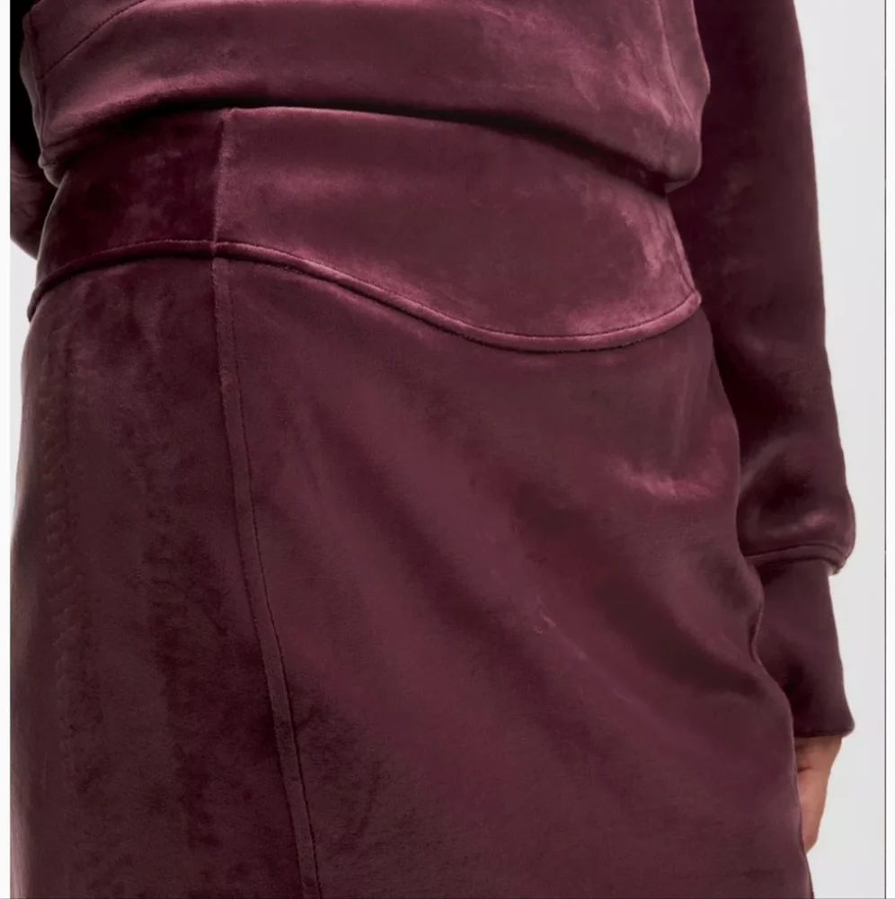 NWT Lululemon Scuba HR MINI Skirt Velvet Special Edition Women's Sz XL Garnet